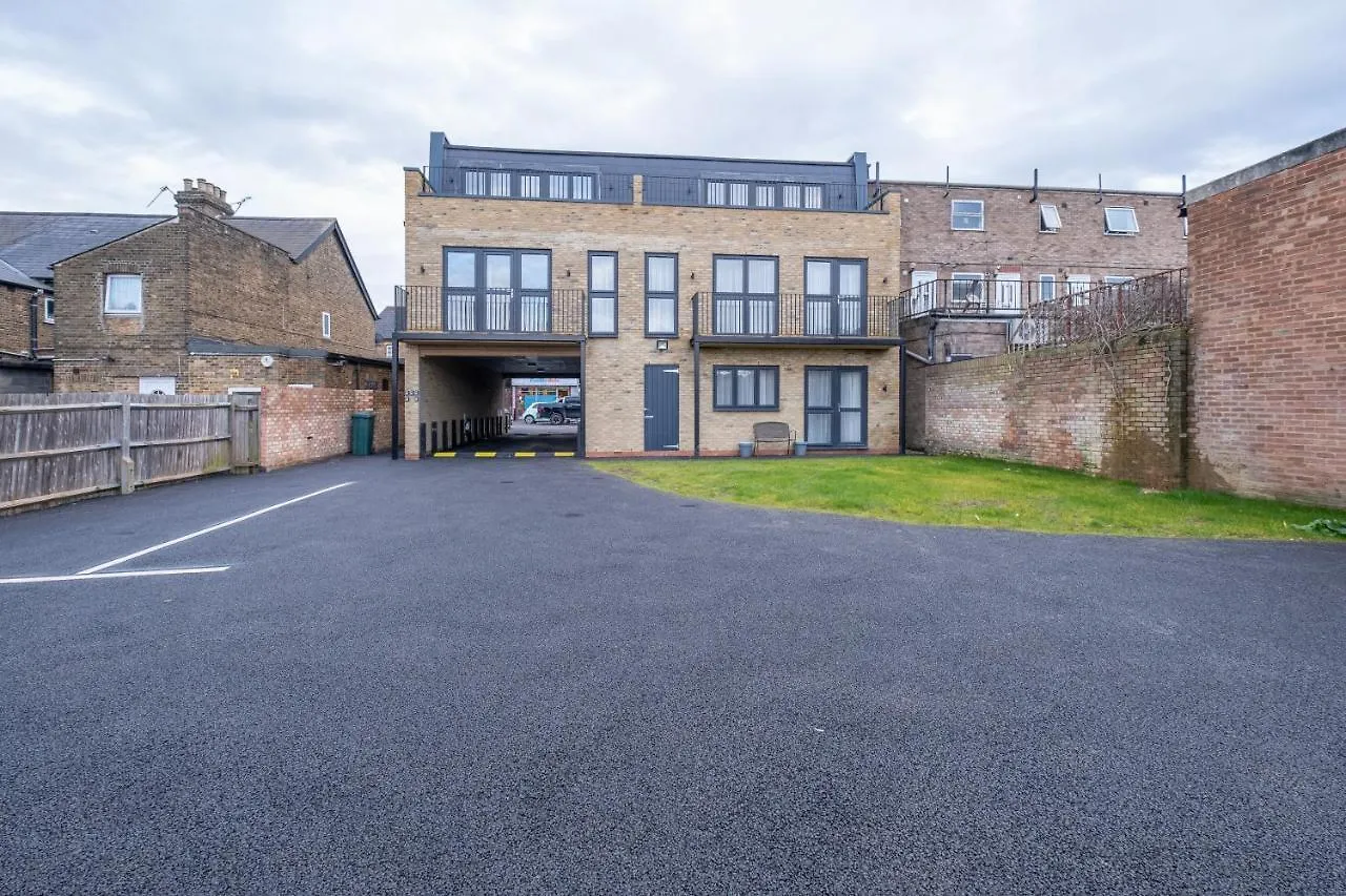 Apartment Luxury Heathrow 1 & 2 Bedroom Apts, West Drayton Free Parking By 360Stays United Kingdom